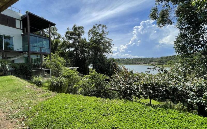 Casa beira da Lagoa